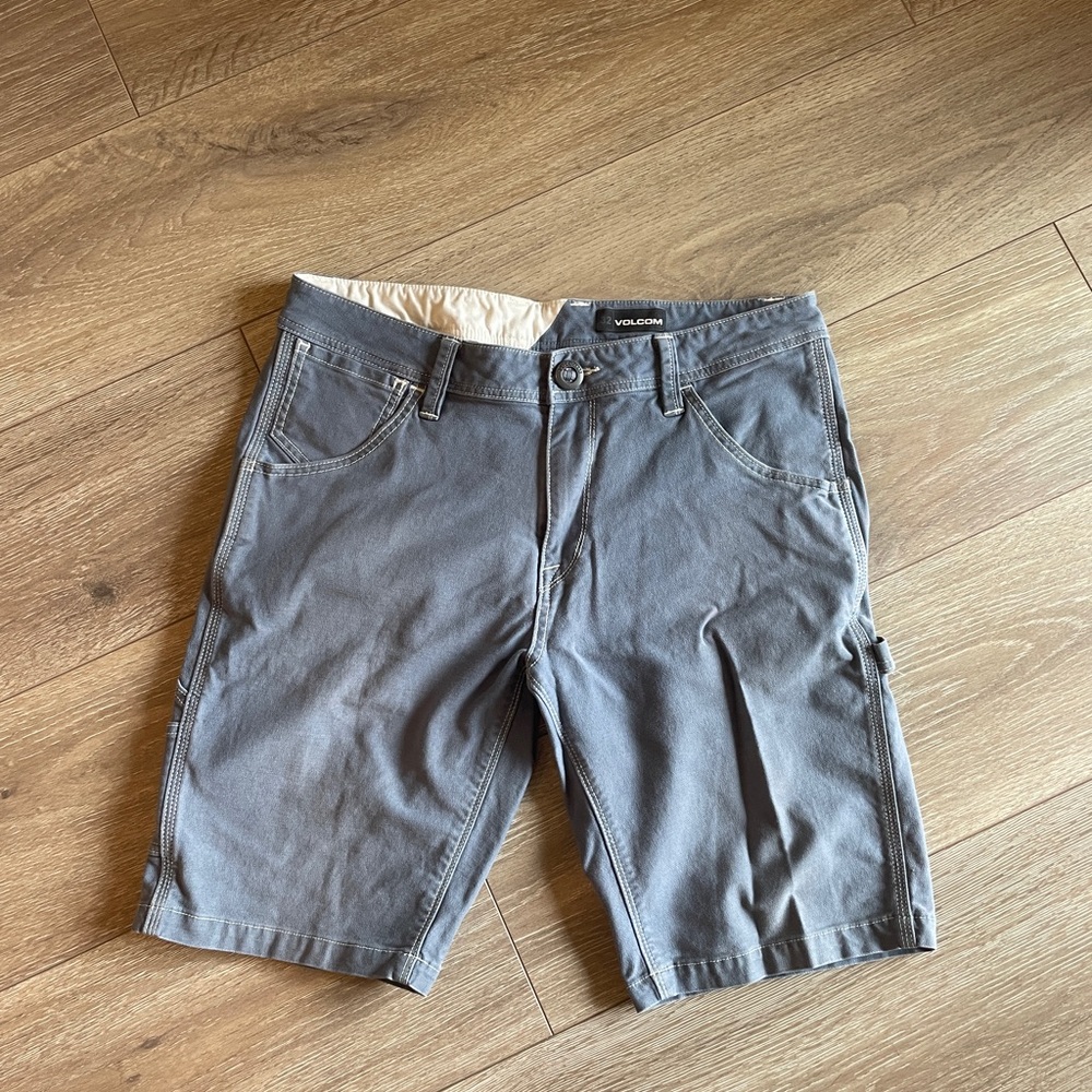 Volcom Blue Cargo Shorts. Men’s 32x32!